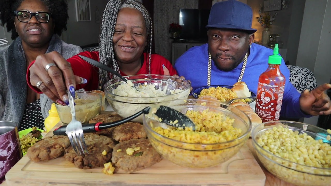 LOOKING CRAZY TO SEE MY HUSBANDS AN MOMS REACTION| FRIED MACKEREL| MUKBANG EATING SHOW!