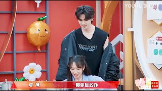 Cheng Xiao suffered an accidental fracture,and Zhu Zhengting took care of her throughout the process