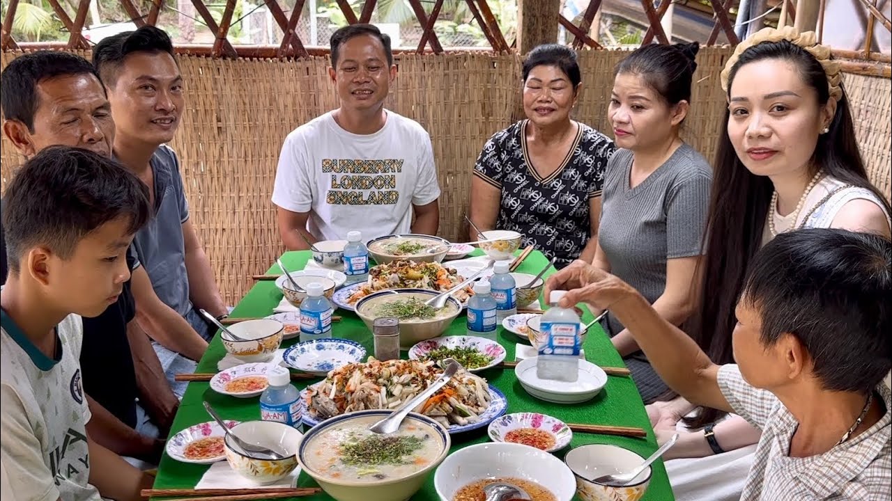 Cháo Gà vườn Gỏi chuối cây giao lưu cùng em gái  CindyHuynh fan xuống thăm gia đình / at6n