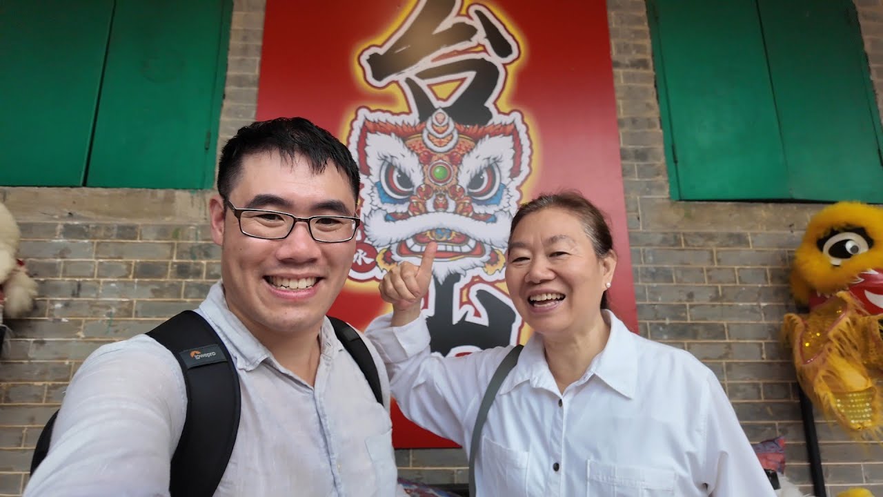 Eating Lunch Near My Ancestral Village in Taishan, China