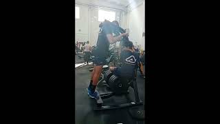 Alesson Santiago +200kg machine calves raises