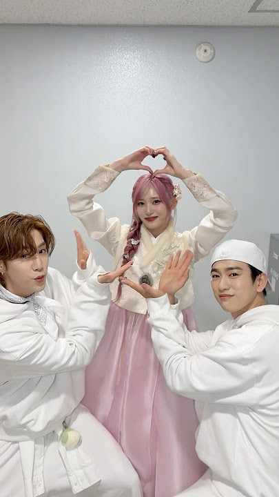 Love me, hold on me like a python🐍#GOT7 #갓세븐 #MARK #JINYOUNG #IVE #아이브 #LEESEO #PYTHON #GOT7_PYTHON