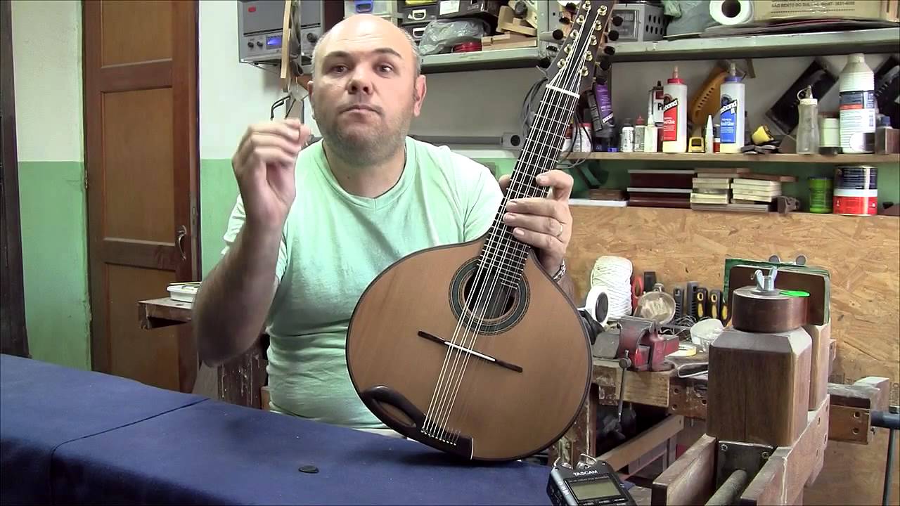 Bandolin de 10 cordas - Armandinho Macêdo