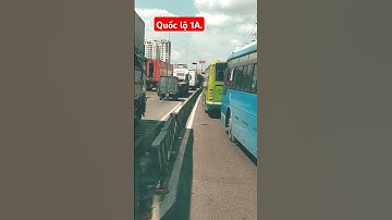 Xe quá đông nối dài từ An Sương đi Suối Tiên.