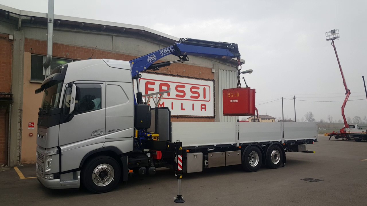 Gru Fassi F255A.2.26 su Volvo FH 460 6x2