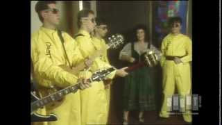 Video thumbnail of "Devo - Uncontrollable Urge (Live On Fridays)"