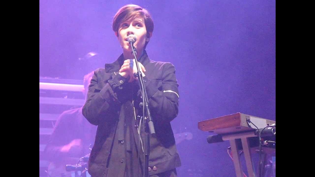 12/15 Tegan & Sara - Sara Dancing to Closer @ Shoreline Amphitheater, Mountainview, CA 9/29/12