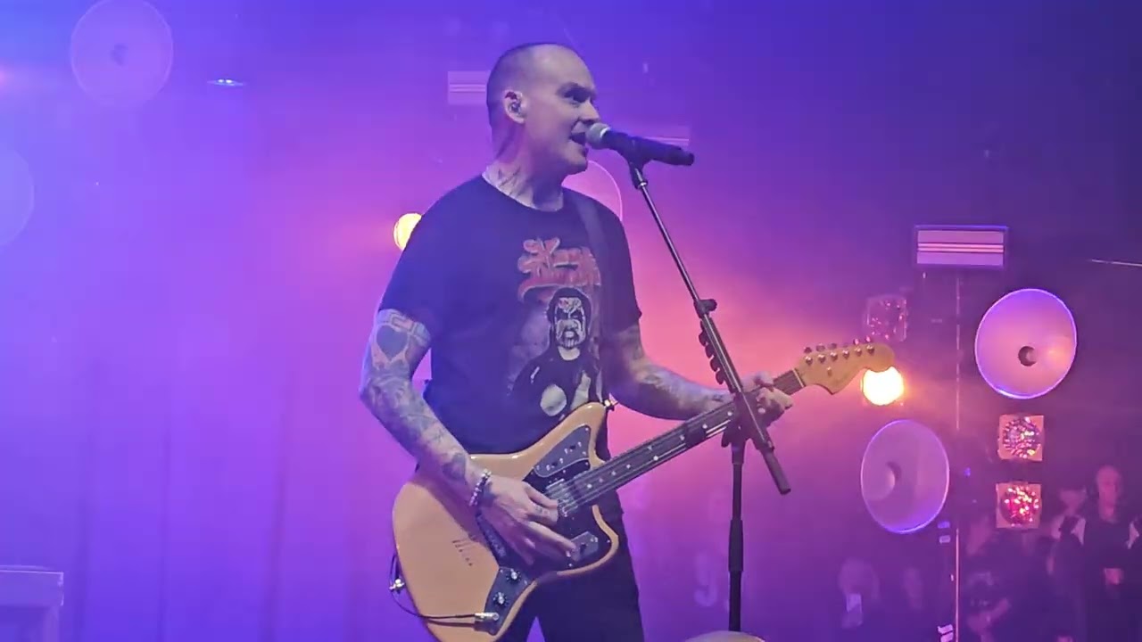 Blink-182 - Bored To Death (Live w/ Matt Skiba) | Hollywood Palladium