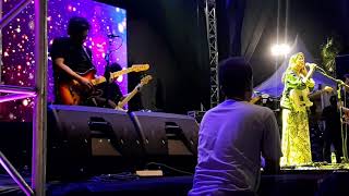 Danilla Riyadi  - AAA KALAPUNA  Live