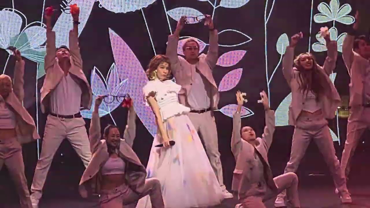 曾沛慈《黑框眼鏡》關於愛這件事 巡迴演唱會 台北場 2025-11-8