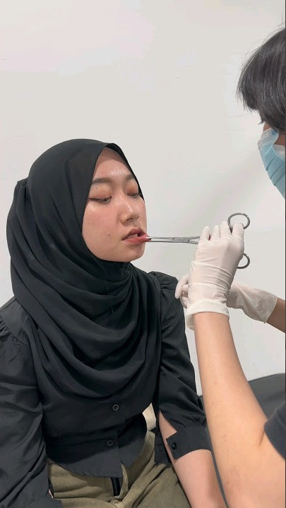 Labret Piercing - Tindik Bibir