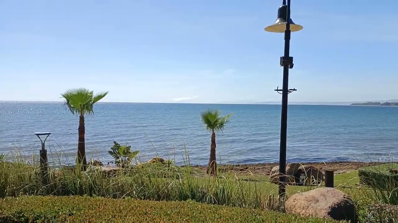 BEACHFRONT, 2 bedroom apartment for rent, CABO BERMEJO (Garden views)