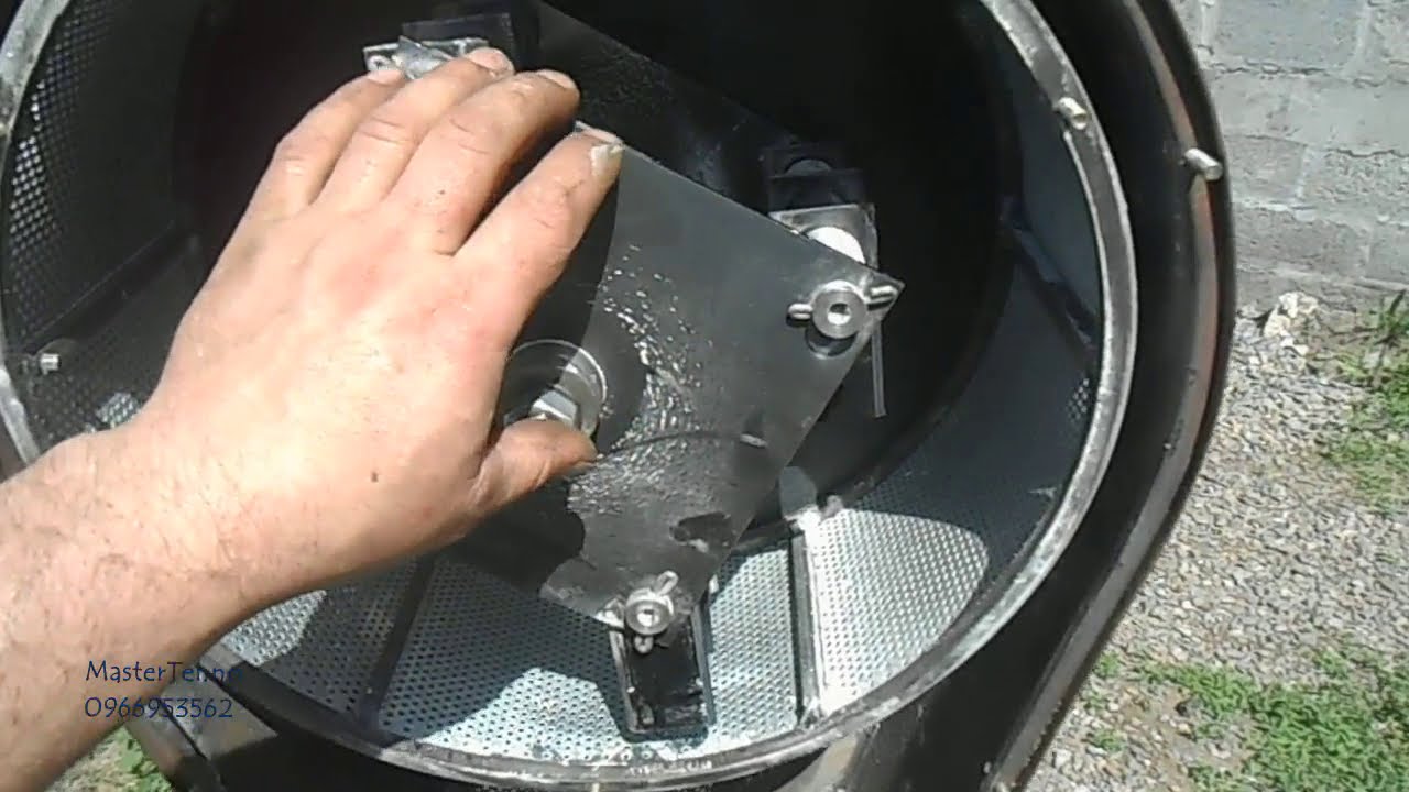 КАК ИЗМЕЛЬЧИТЬ ЗЕРНО. Зернодробилка своими руками.  Обзор. Корм для поросят.