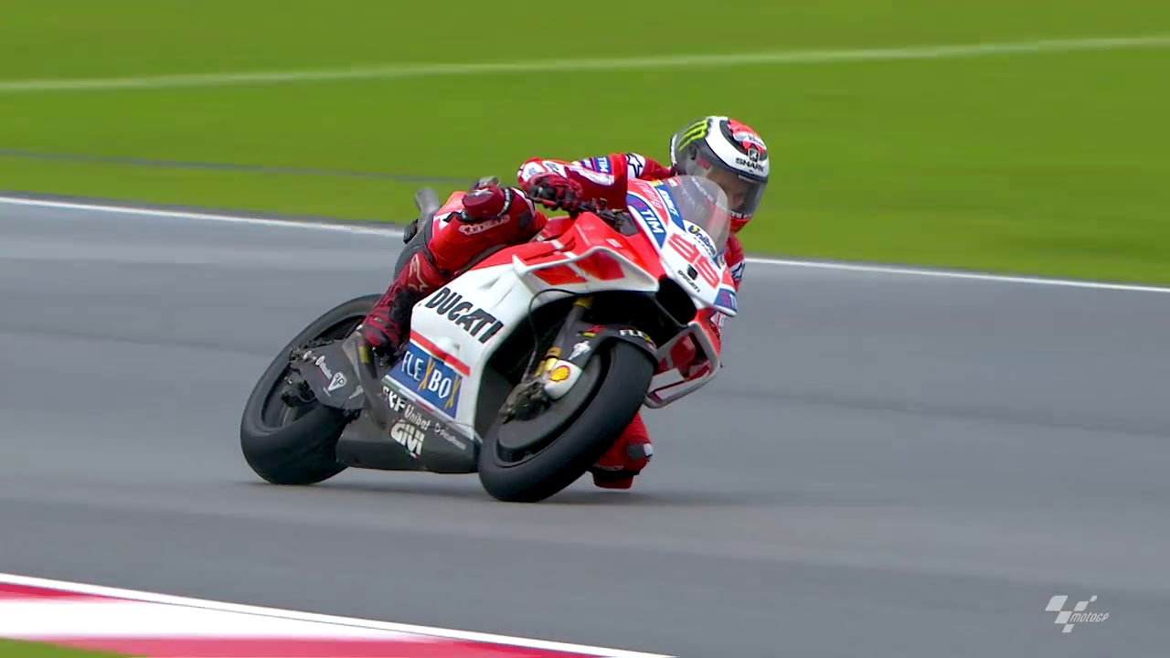 girls like you 2017 #MalaysianGP - Ducati in action