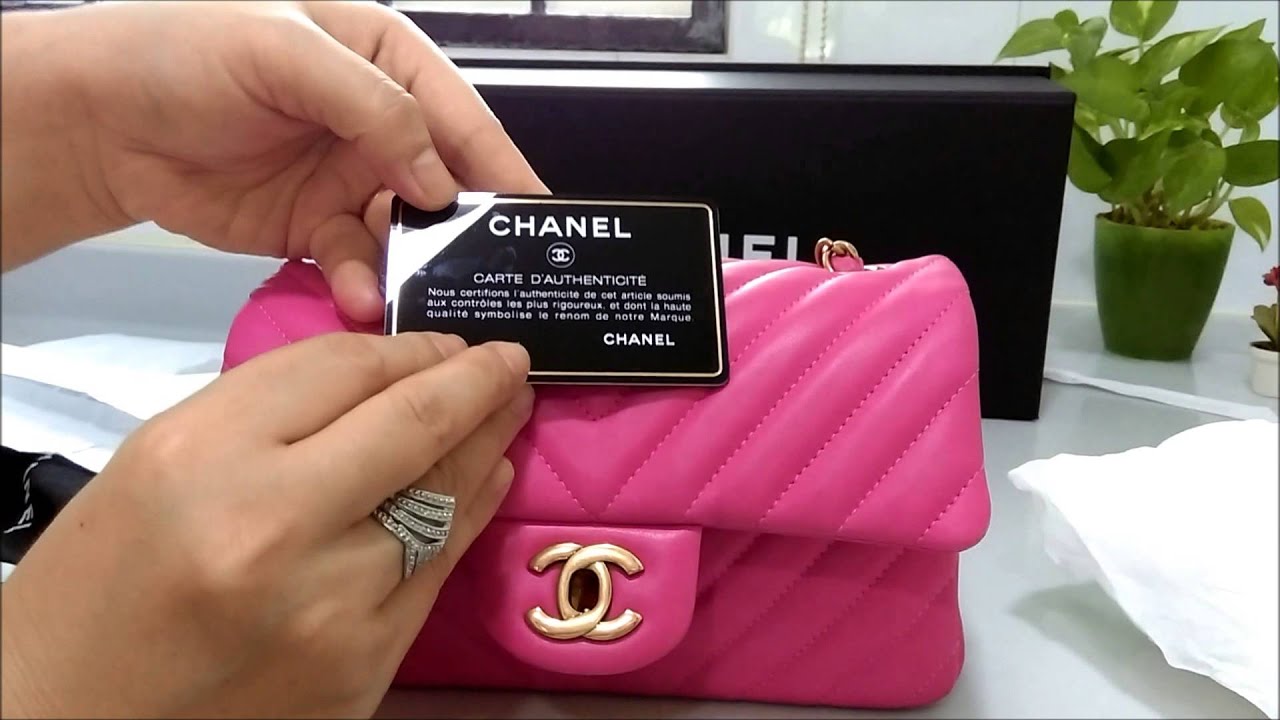 CHANEL Chevron mini 8' flap in fuchsia (rectangle)