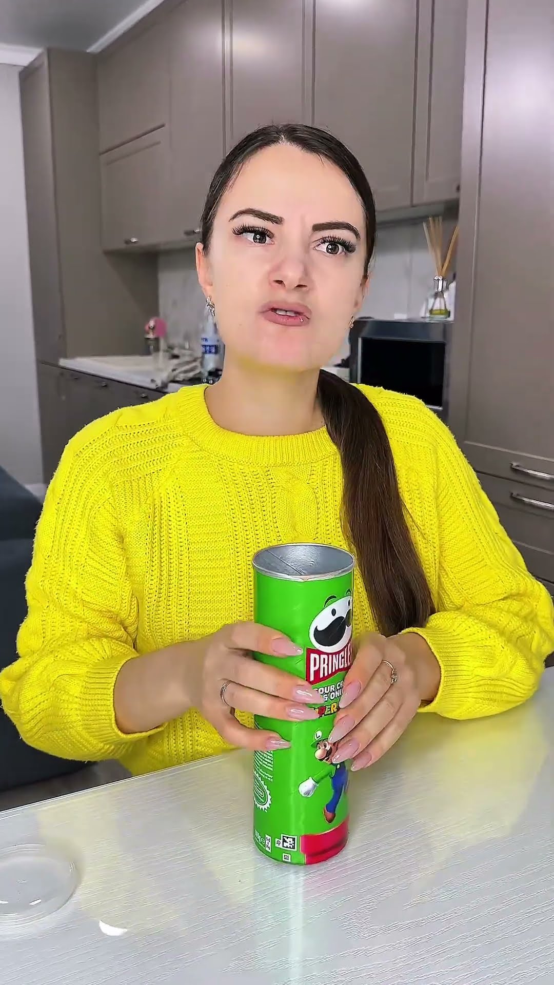 Kitana girl and Pringles by Secret Vlog