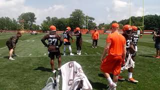 Carlos Hyde (34) moves through RB drill at Browns complex