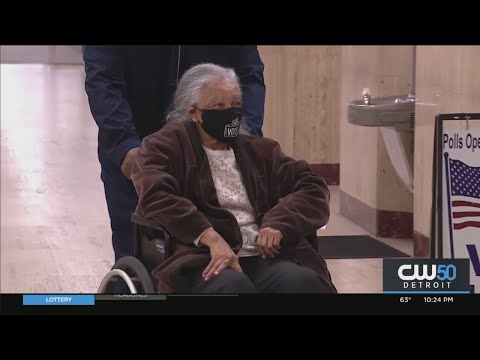 94-Year-Old-Woman-Travels-300-Miles-To-Cast-Her-Vote-In-Detroit