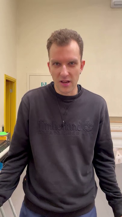 усик танцы