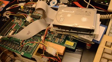 Amiga 500+ playing MP3 from Zip disk