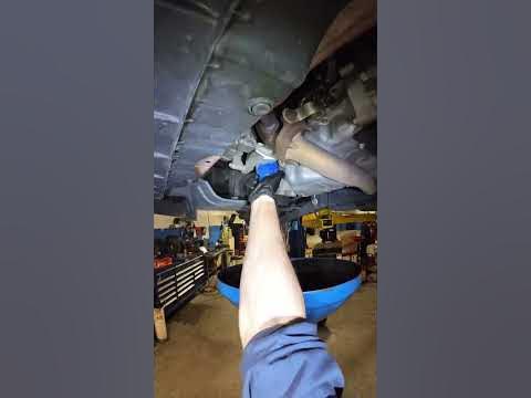 Jazzy Honda HR-V Oil Change 🔧😏 #pov #satisfying #honda #hrv #oilchange