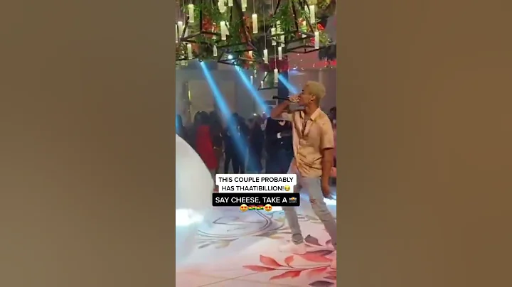 Say cheese, take a picture!🇬🇭📸😍 #Ghana #wedding #skeleplus  #ghanatiktok