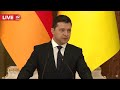 Зеленський прокоментував виліт олігархів чартерними рейсами та сказав, де перебуває його родина