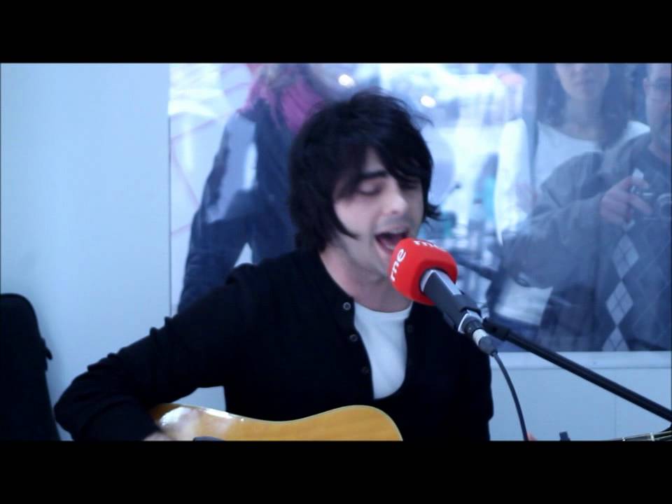 Gatomidi - Alone (en acústico en Capitán Demo de Radio 3) auf YouTube ansehen Gatomidi - Alone (en acústico en Capitán Demo de Radio 3) auf YouTube ansehen
