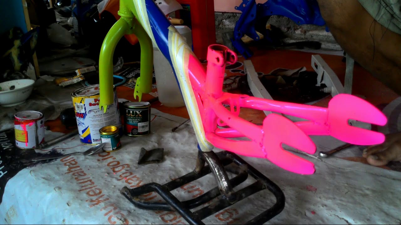 Proses pengecatan balance bike/ push bike dari sepeda bekas/ rosokan