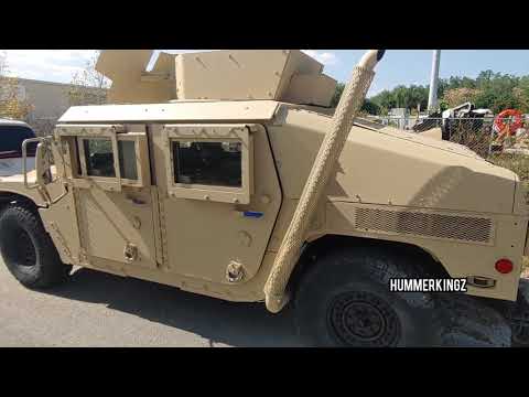 Vídeo: Quants soldats caben en un Humvee?