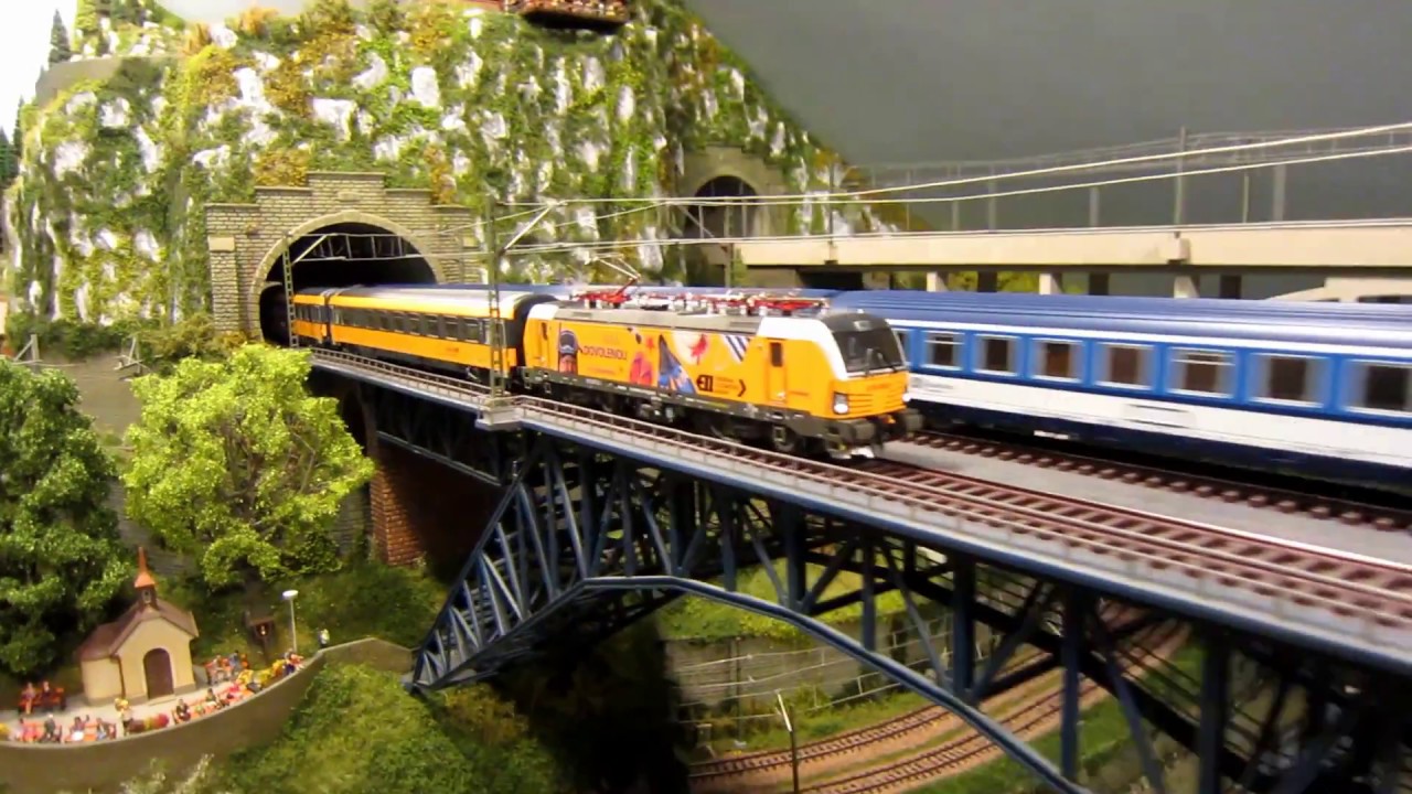 Roco Vectron Regiojet 193 227 Mit Regiojet Wagen H0 Modelle In