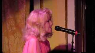 Watch Nellie Mckay Its A Pose video
