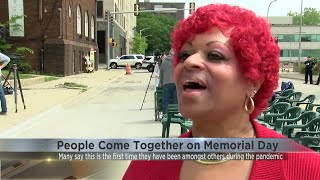 People honor veterans on Memorial Day in Rockford