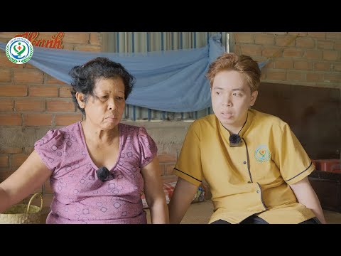Video Ghé thăm hoàn cảnh cụ bà không có nhà ở, phải ở đậu,... - YouTube