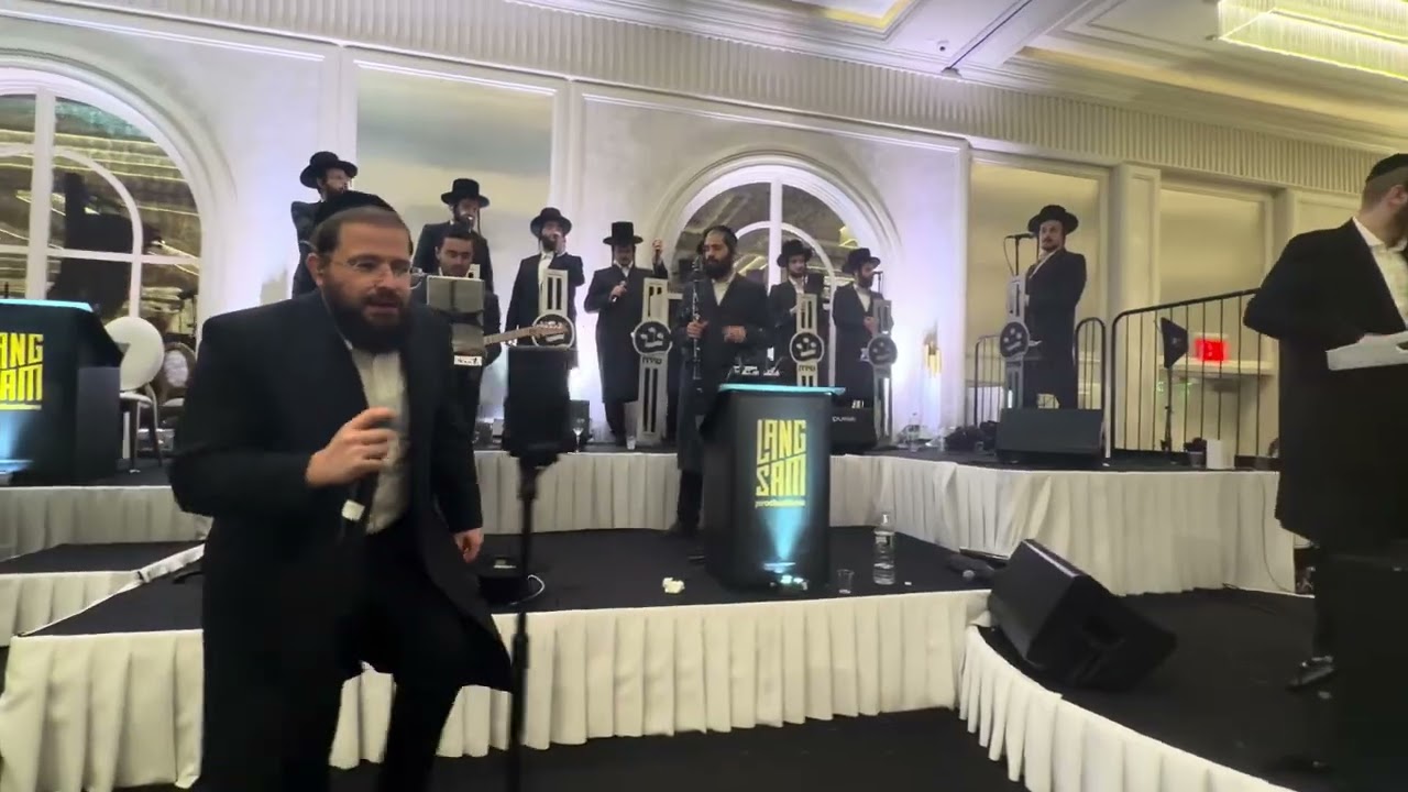 Hershey Langsam on the keys & Shea Berko @ Wedding Ezriel Sputz & Friedman Hit