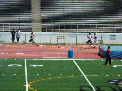 Cameron Pugh runnin the 400m dash