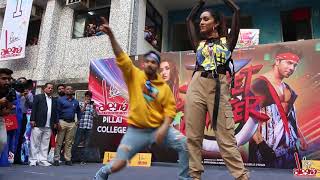 Varun Dhawan & Shraddha Kapoor Dancing on Song Garmi | Pillai College | Street Dancer 3D Resimi