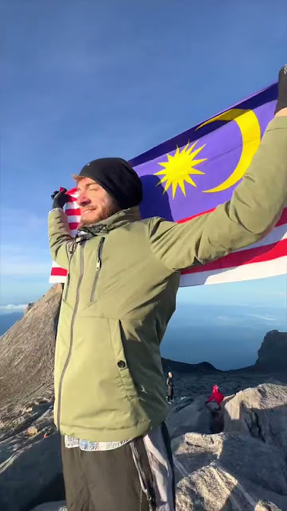 When You FINALLY Reach The Top Of Mount Kinabalu (4095m) 🇲🇾