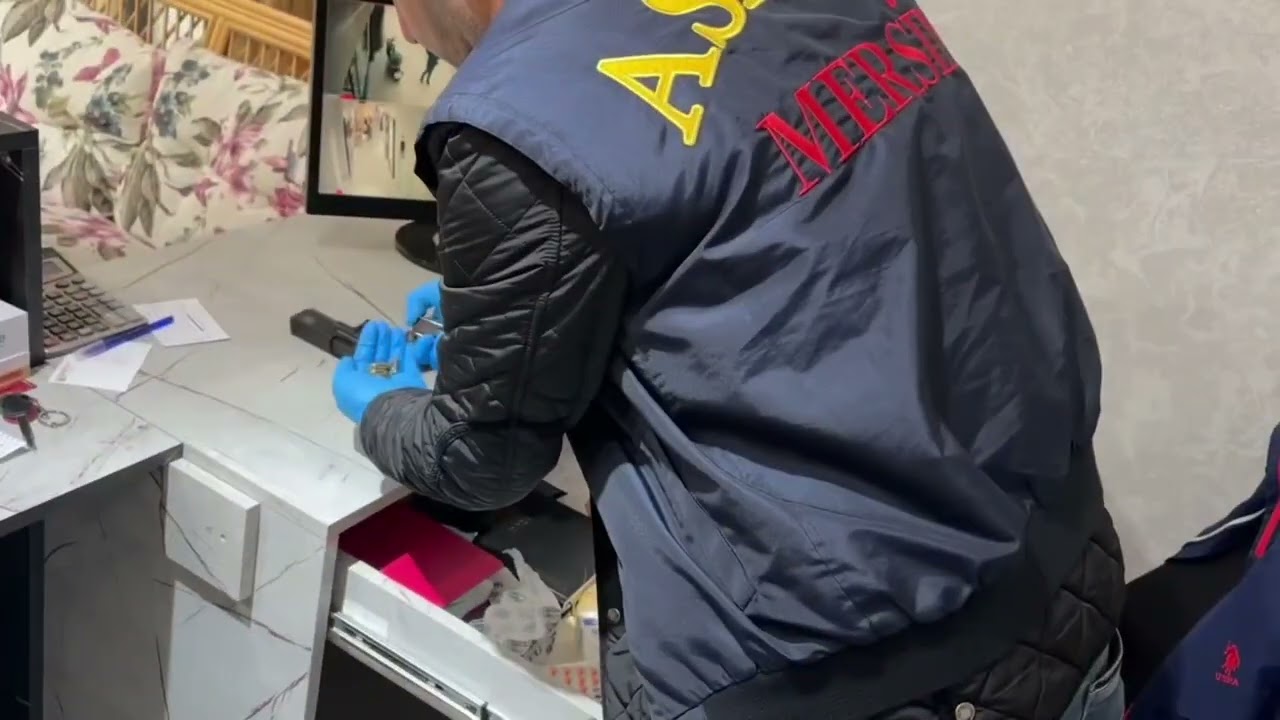 Mersin polisinden 'Ajans' operasyonu