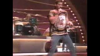 Billy Ray Cyrus - Achy Breaky Heart (LIVE)