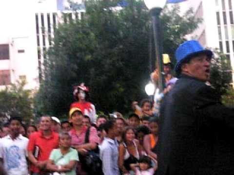 TEATRO CALLEJERO EN GUAYAQUIL X EL DIA MUNDIAL DEL TEATRO CON TOMAS DELGADO LA VECINA