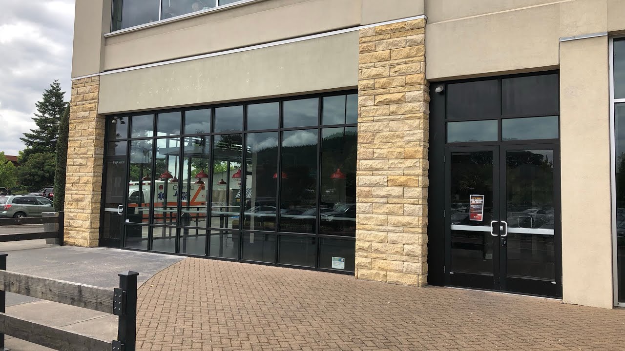 Abandoned Red Robin Burger Works - Clackamas, OR