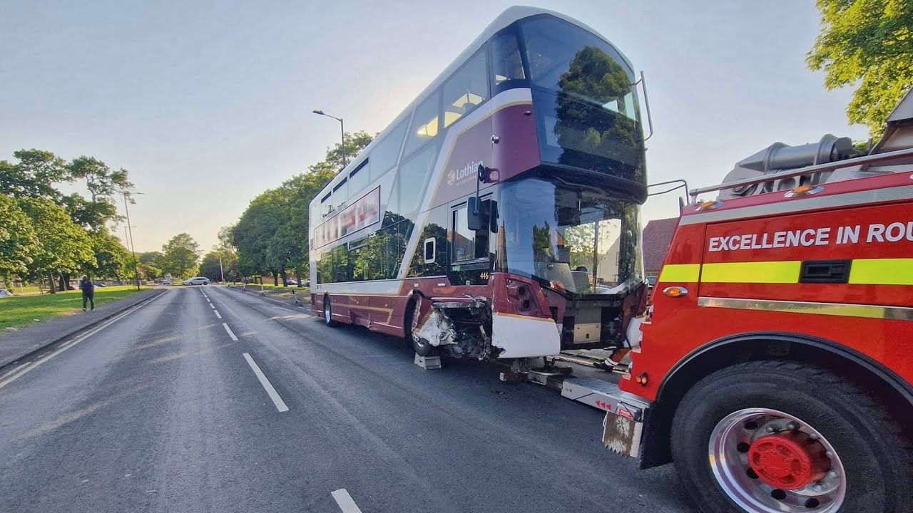 lothian-bus-crash-in-muirhouse-parkway-edinburgh-on-saturday-3rd-june