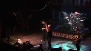 Video thumbnail of "Almafuerte - Unas Estrofas Mas - El Teatro Flores (25-2-2012) HD"