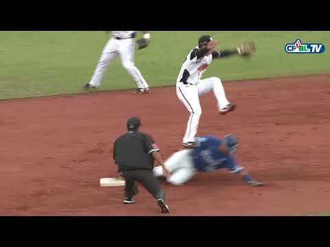 05/04 富邦 vs 統一 一局上，林威廷擊出安打上壘，立刻發動盜壘成功