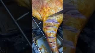 Makanan barbekyu daging kambing yang luar biasa