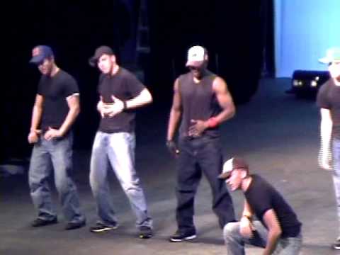 Capa de Pike Lip Sync 2004