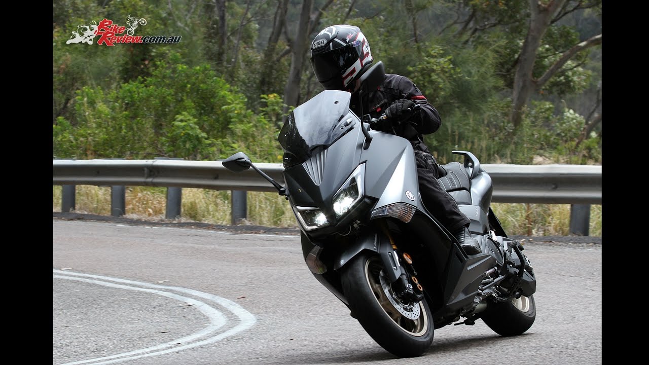 2016 Yamaha TMAX 530 Iron Max Review 