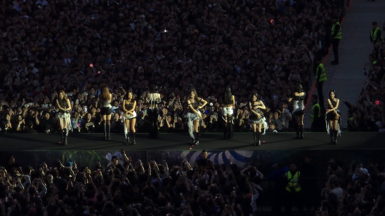 TWICE - What is Love?(250418 Coldplay MUSIC OF THE SPHERES Tour Seoul Live at Goyang stadium)