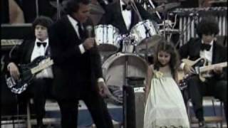 Video voorbeeld van "JULIO IGLESIAS De Nina A Mujer(Live in Jerusalem)"